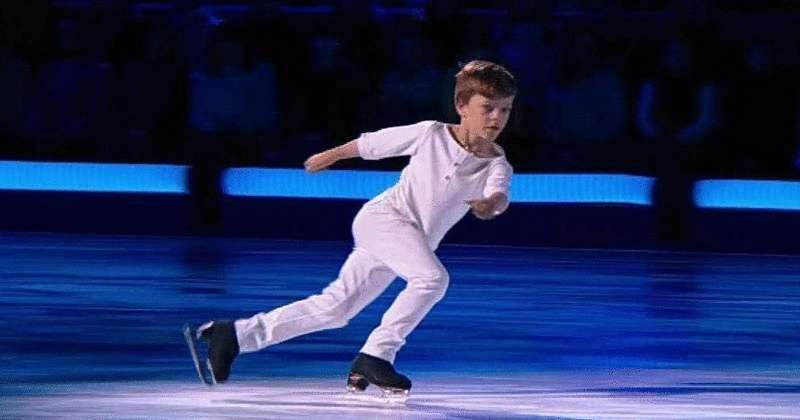  Этот прекрасный мальчик покорил сердца зрителей, исполнив танец под легендарной песней Пугачевы