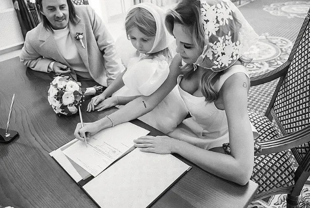 «Как бабка»: в сети появились первые свадебные фото Марии Горбань