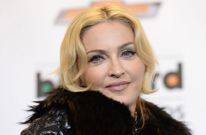  «Это какой-то инопланетянин»: Мадонна напугала подписчиков «поплывшим» лицом