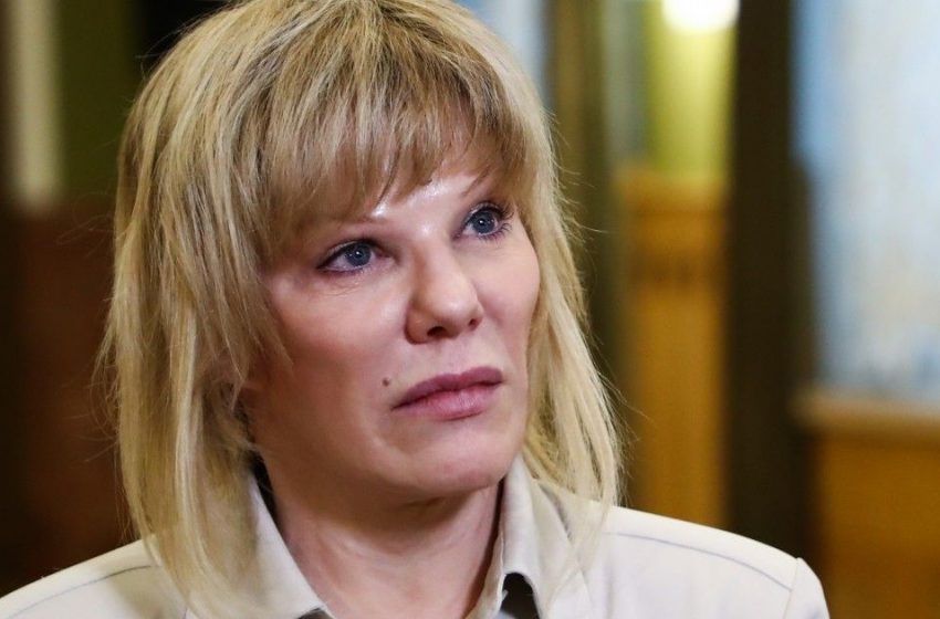  «Хирург попался неудачный»: фото актрисы Захаровой вызвал оторопь в Сети
