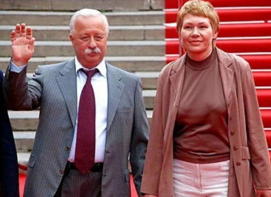 «18 лет разница»: Редкий снимок жены Якубовича вызвал обсуждение в сети
