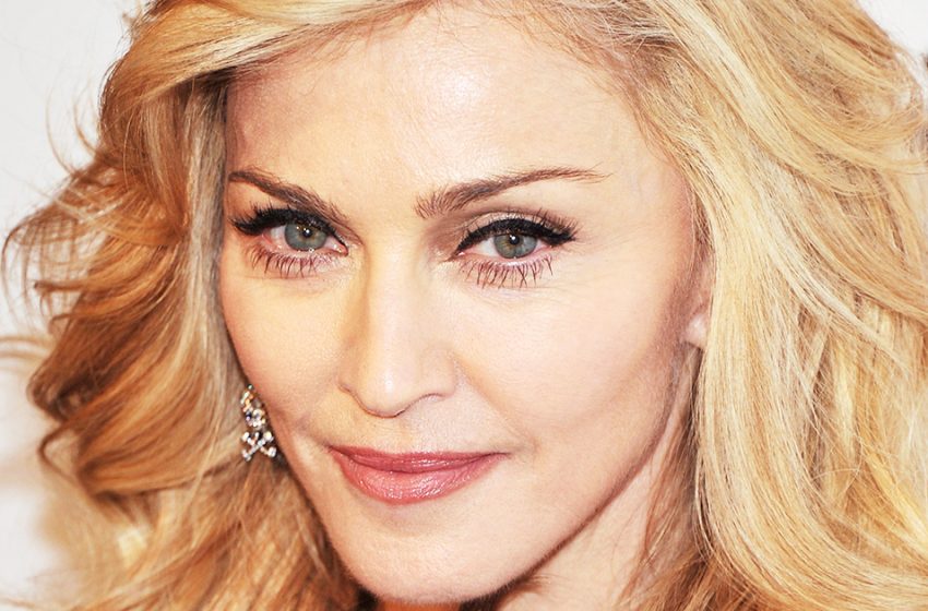  «Рехнулась бабуля»: Обнаженная фотосессия Мадонны заставила ее забыть про возраст