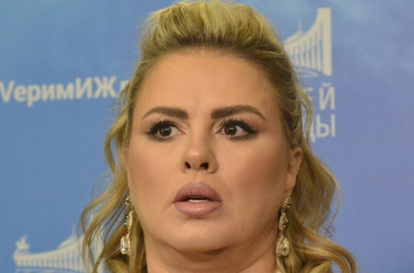 «Рожать еще позавчера надо было!» Семенович показала женатого возлюбленного, но перестаралась с фотошопом