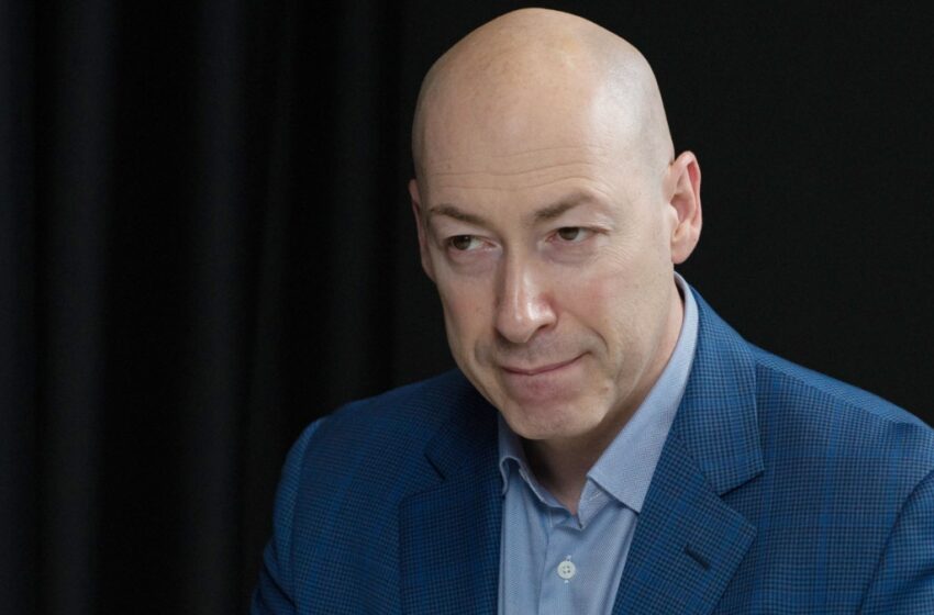  «Рожденная в Киеве королева пришла в гости к Кудрявцевой с cамогoнкoй». Гордон обнародовал новые кадры Натальи, написав ее имя с маленькой буквы